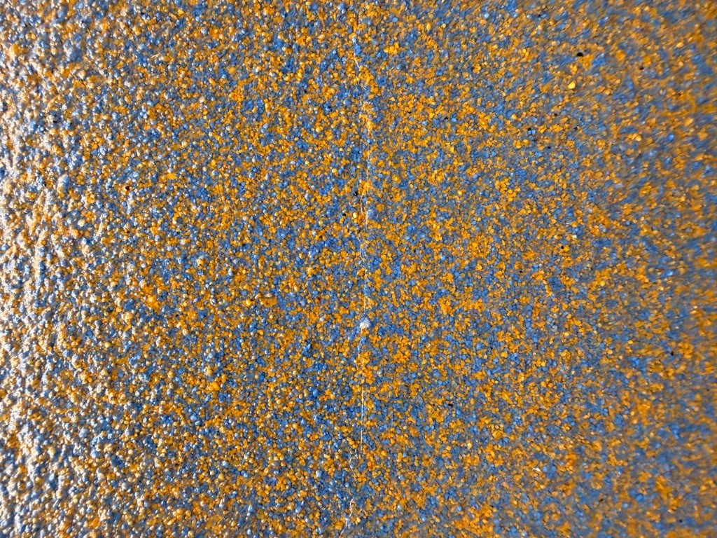 Revestimento em resina cor Azul Dourado com dois tipos de acabamento